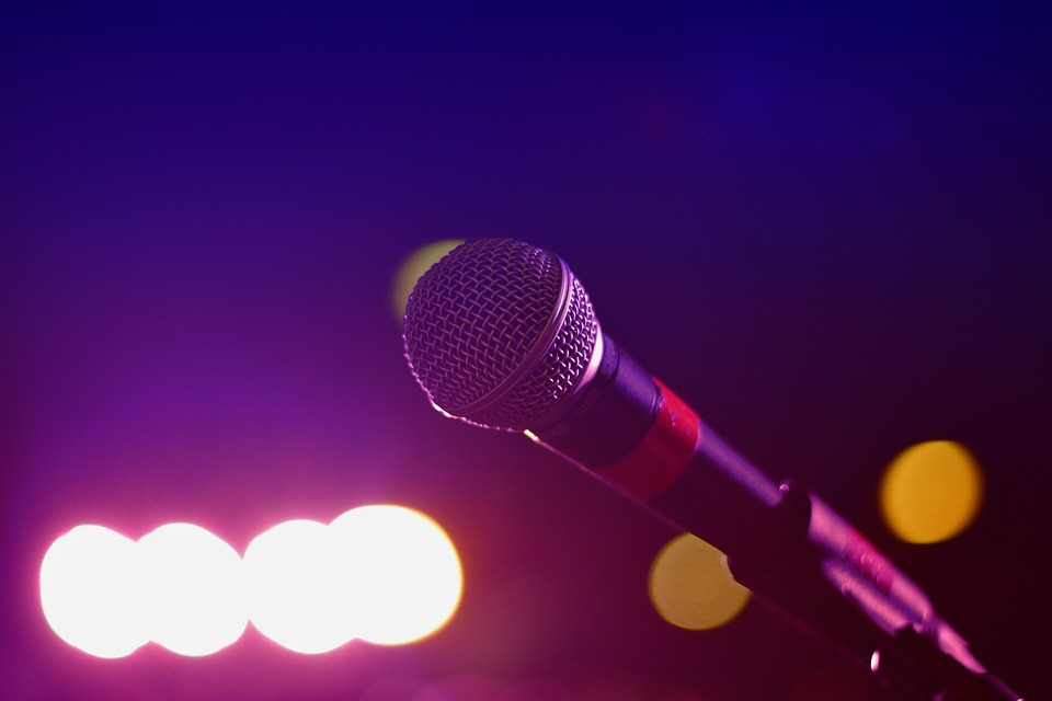 A close up of a microphone